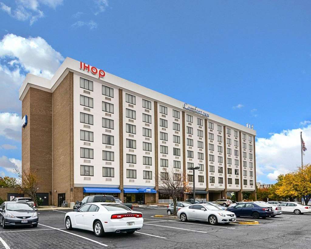 Fairfield Inn & Suites By Marriott Alexandria West/Mark Center Exterior foto